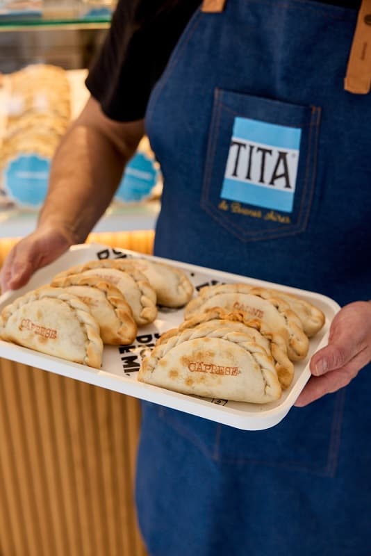 Tita de Buenos Aires catering bandeja empanadas argentinas caseras