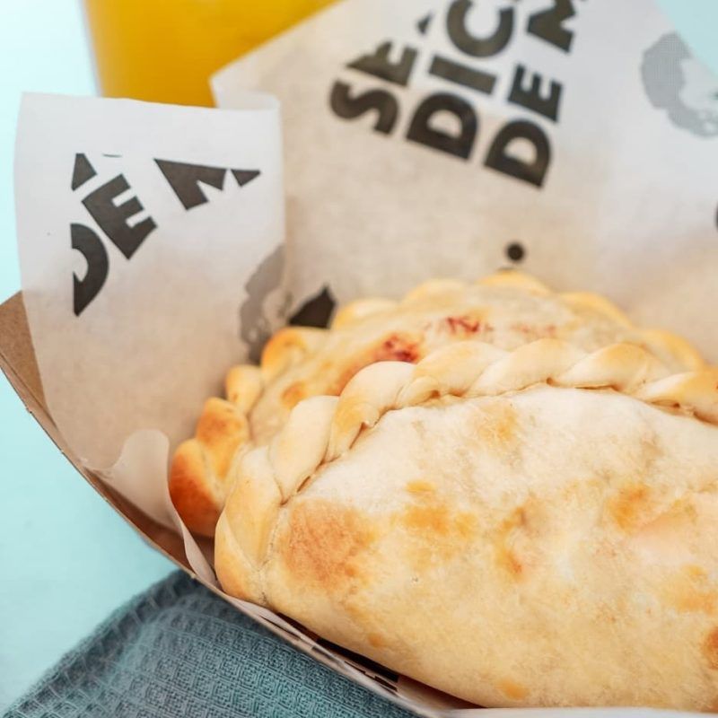 Empanadas argentinas y zumo